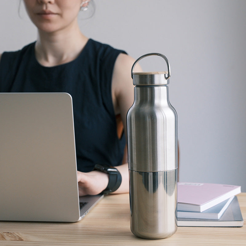 20oz-rise-reflect-with-bamboo-cap-f8 20oz_rise_reflect_desk_laptop_square.jpg