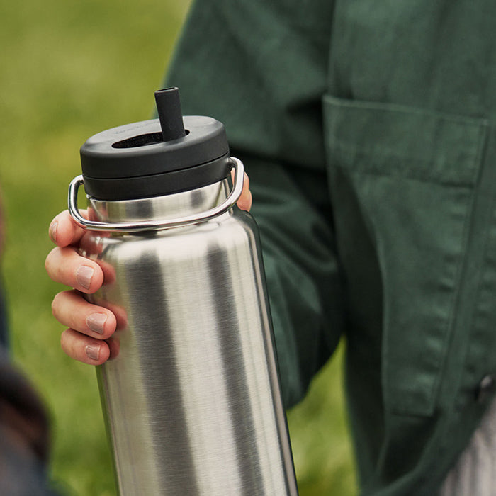 tkwide-twist-cap-with-straw-kit-w0 K32TKWSSL-BS-T-TWIST-32_oz_water_bottle_straw_cap_lifestyle_76e40be3-2488-47fa-afd0-c7d5ba075b15.jpg