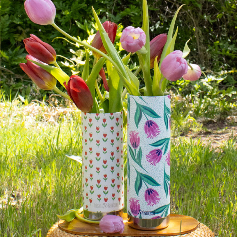 16oz-tkwide-with-cafe-red-tulips-s1 bottles_seasonal_spring_flowers_2_square.jpg