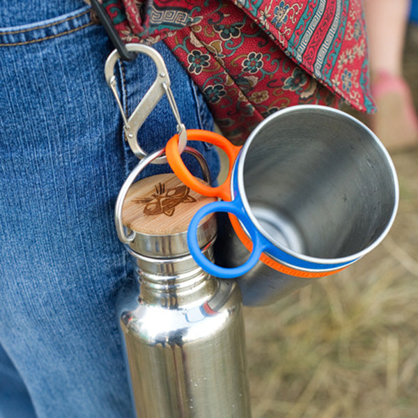 steel-s-biner-3-u6 carabiner_steel_clip_bottle_lifestyle_f9a2dad1-cd06-4894-b3ff-13476b2b5a87.jpg