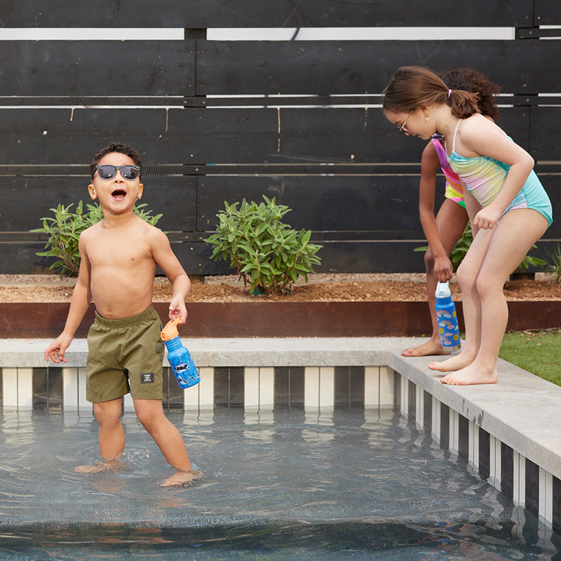 12oz-kid-s-classic-with-flip-seal-sport-cap-v0 kid_sport_flip_seal_12oz_boy_pool_square.jpg