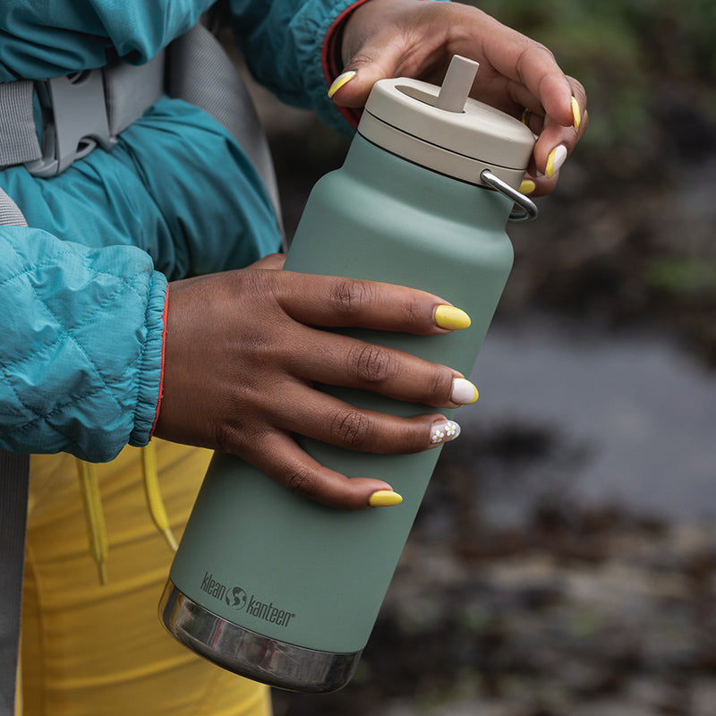 32oz-tkwide-made-to-do-more-bundle-c1 tkwide_32oz_insulated_bottle_twist_closeup_seapsray_hand_square.jpg