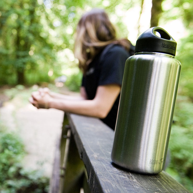 40oz-wide-with-loop-cap-j4 wide_40oz_bottle_bridge_closeup_square.jpg